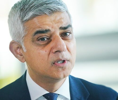 sadiq khan demands action from car manufacturers including land rover ford and mercedes to fix security flaws that have seen a spike in keyless vehicle thefts in the capital and which is leaving londoners with unaffordable i