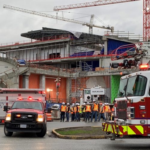 1 person killed after cranes load comes crashing down at vancouver construction site