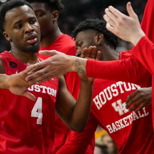 no 2 houston beats baylor 82 76 in ot behind cryers 15 points against his former team